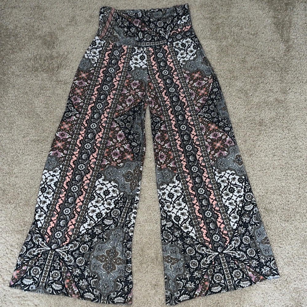 Flowy yoga-like pants